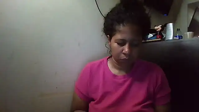 Snapshot of Ivon-09 chatting on 11, 11, 2025 Ivon-09 online show from 11, 11, 2025