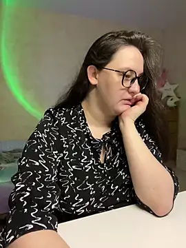 Snapshot of hungry1bunny chatting on 28, 2, 2025 hungry1bunny online show from 28, 2, 2025