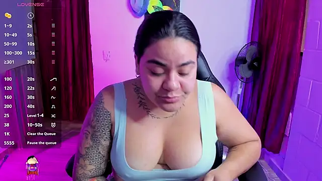 Snapshot of Sharon_hils chatting on 6, 2, 2025 Sharon hils online show from 6, 2, 2025