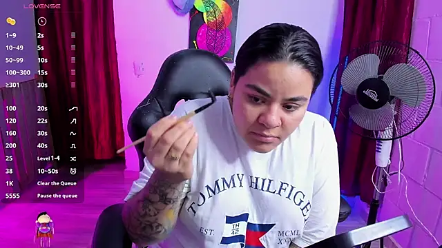 Snapshot of Sharon_hils chatting on 8, 2, 2025 Sharon hils online show from 8, 2, 2025