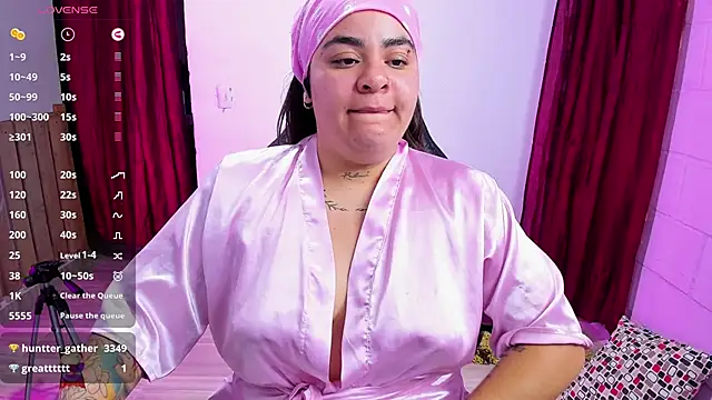 Snapshot of Sharon_hils chatting on 8, 1, 2025 Sharon hils online show from 8, 1, 2025