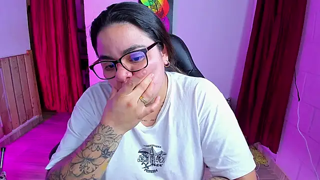 Snapshot of Sharon_hils chatting on 20, 1, 2025 Sharon hils online show from 20, 1, 2025