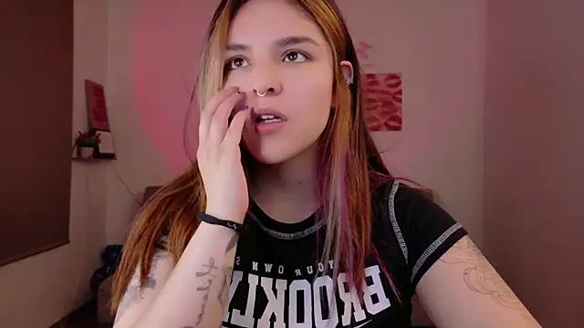 Snapshot of Mariangeel chatting on 27, 10, 2025 Mariangeel online show from 27, 10, 2025