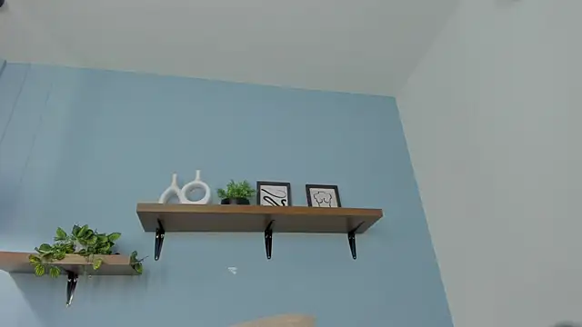 annawelk  online show from 17, 9, 2025