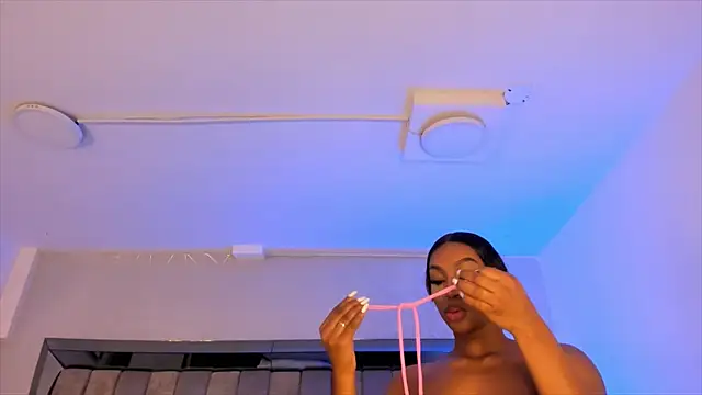 ChaynnaCooper online show from 11, 3, 2025