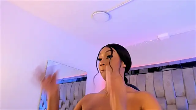 ChaynnaCooper online show from 5, 2, 2025