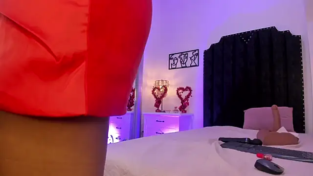 SamanthaFerrer   online show from 15, 2, 2025