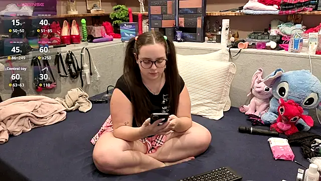 Kimberly-Caprice online show from 2, 12, 2025