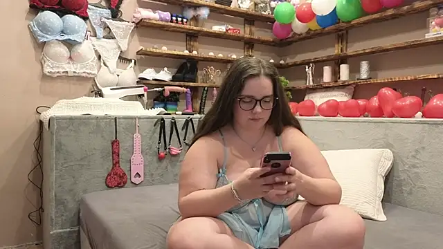 Kimberly-Caprice online show from 11, 3, 2025