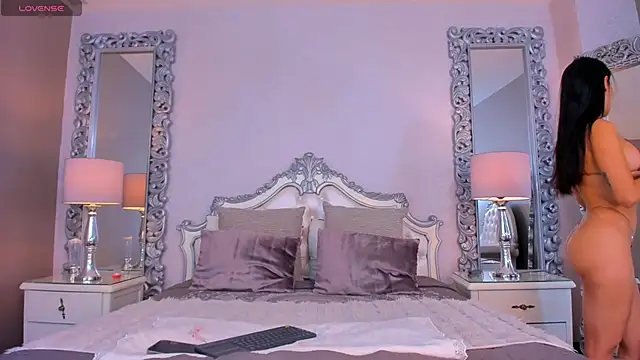 OrianaRodhes online show from 8, 9, 2025