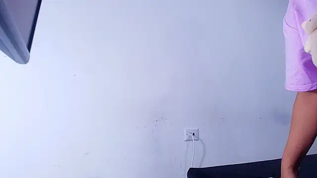 nicol f online show from 8, 4, 2026