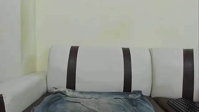 lunainsane58 online show from 11, 4, 2026