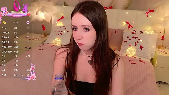 AliceLiddelle online show from 12, 2, 2026