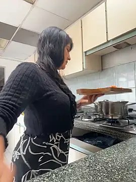 Afroditapoloo online show from 5, 6, 2026