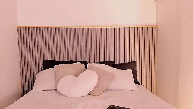 Isa Little Star online show from 25, 3, 2026