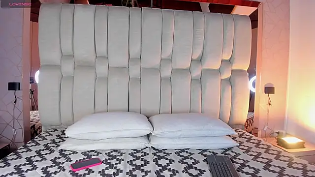 Isa Little Star online show from 31, 3, 2026