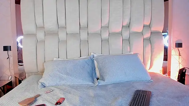 Isa Little Star online show from 7, 4, 2026