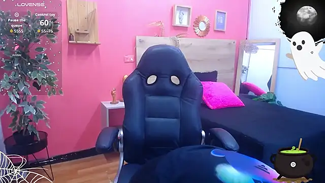 scarlet-foox online show from 8, 10, 2025