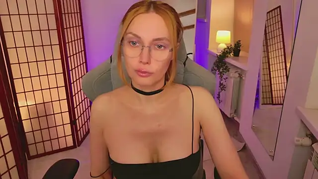 Snapshot of Love_Call chatting on 5, 11, 2025 Love Call online show from 5, 11, 2025