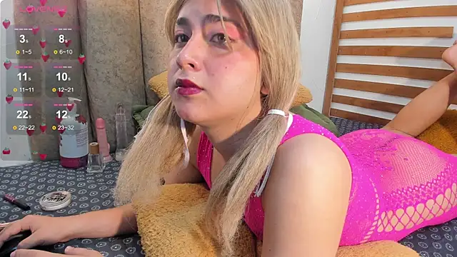 saraa cute2 online show from 4, 12, 2024