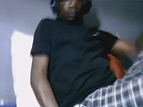 Snapshot of TheeRealShow chatting on 10, 5, 2026 TheeRealShow online show from 10, 5, 2026