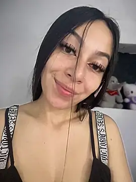 Snapshot of DulceMiia_ chatting on 22, 5, 2026 DulceMiia online show from 22, 5, 2026