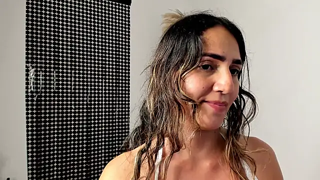 misshiccups online show from 22, 2, 2025