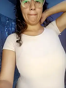 misshiccups online show from 17, 9, 2025