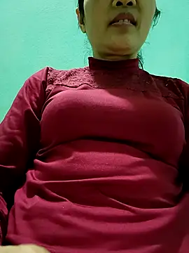 Lovepussyhair online show from 5, 2, 2026