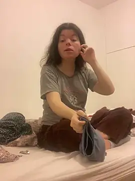 annonyme  422 online show from 6, 2, 2025