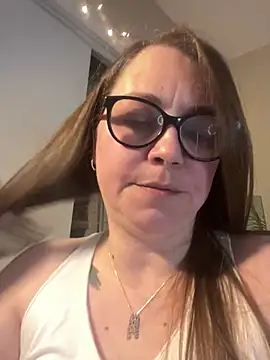 KaliRain69 online show from 1, 2, 2025