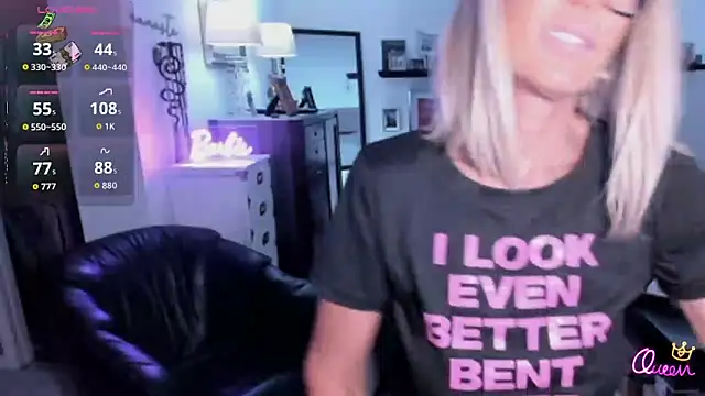 Snapshot of VelvetBarbie chatting on 26, 4, 2026 VelvetBarbie online show from 26, 4, 2026