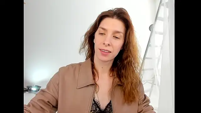 Snapshot of YourSuperModel chatting on 8, 5, 2026 YourSuperModel online show from 8, 5, 2026