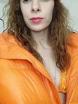 Snapshot of YourSuperModel chatting on 31, 10, 2025 YourSuperModel online show from 31, 10, 2025