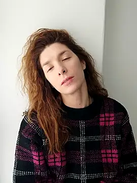 Snapshot of YourSuperModel chatting on 2, 11, 2025 YourSuperModel online show from 2, 11, 2025