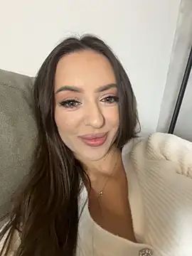 tina akira online show from 11, 2, 2026