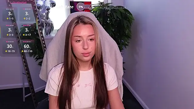 Snapshot of MonicaWeber_ chatting on 6, 10, 2025 MonicaWeber online show from 6, 10, 2025