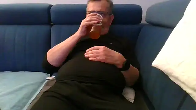 axecoman60 online show from 7, 3, 2025