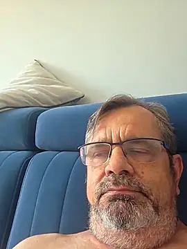 Snapshot of axecoman60 chatting on 27, 5, 2026 axecoman60 online show from 27, 5, 2026