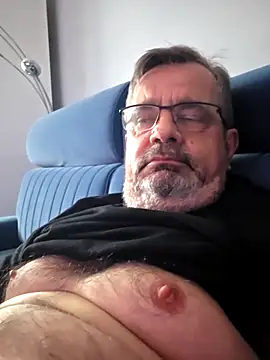 axecoman60 online show from 5, 2, 2026