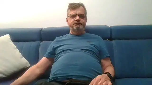 Snapshot of axecoman60 chatting on 30, 4, 2026 axecoman60 online show from 30, 4, 2026