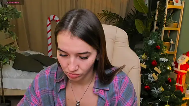 Bellla Haddid online show from 19, 12, 2025