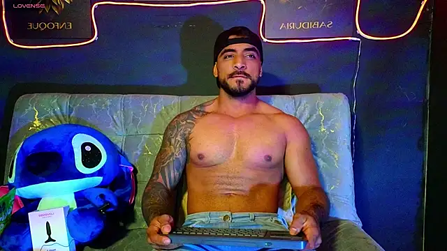 Snapshot of ERIC_HARRISON chatting on 15, 11, 2025 ERIC HARRISON online show from 15, 11, 2025