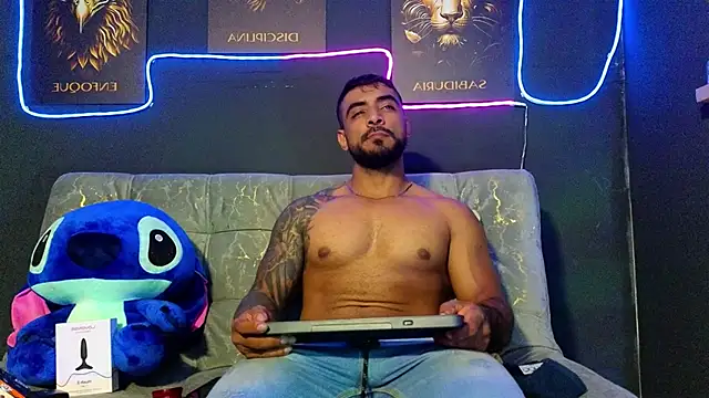 Snapshot of ERIC_HARRISON chatting on 15, 11, 2025 ERIC HARRISON online show from 15, 11, 2025