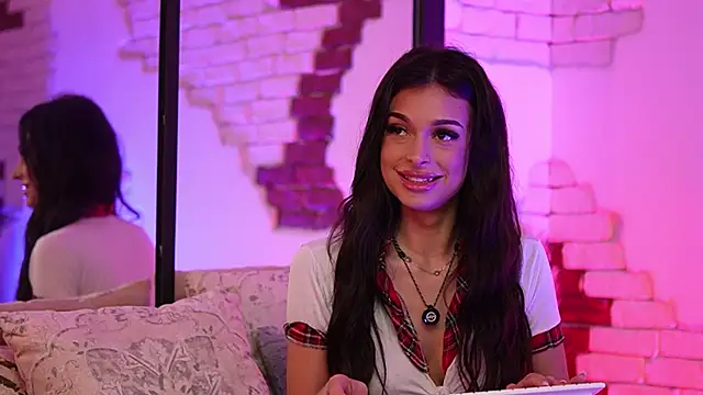 Snapshot of AngelinaCapri chatting on 2, 2, 2025 AngelinaCapri online show from 2, 2, 2025