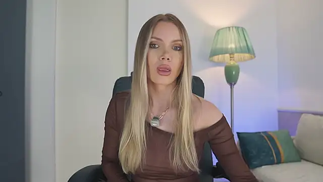 Snapshot of Yvonna_One chatting on 26, 6, 2026 Yvonna One online show from 26, 6, 2026