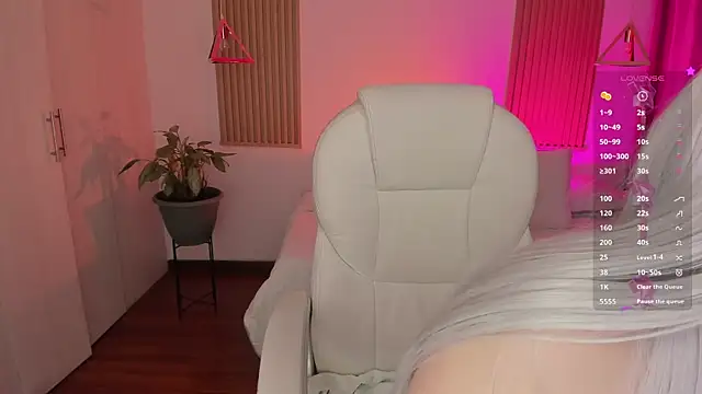 Kendall Bunnyy online show from 17, 10, 2025