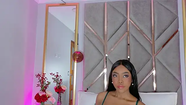 Lola King online show from 18, 12, 2025