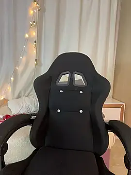 littlemelodi18 online show from 21, 2, 2026