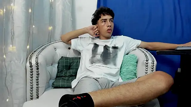 Snapshot of Little_Peeter chatting on 16, 1, 2025 Little Peeter online show from 16, 1, 2025